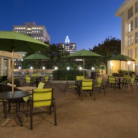 Courtyard Miami Coral Gables Hotel Exterior photo