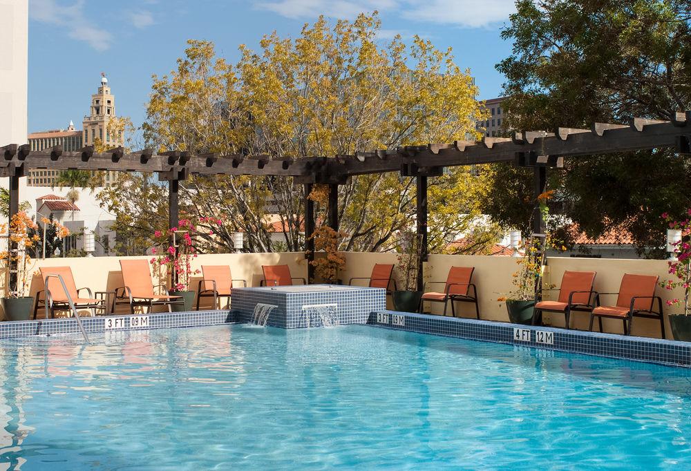 Courtyard Miami Coral Gables Hotel Exterior photo